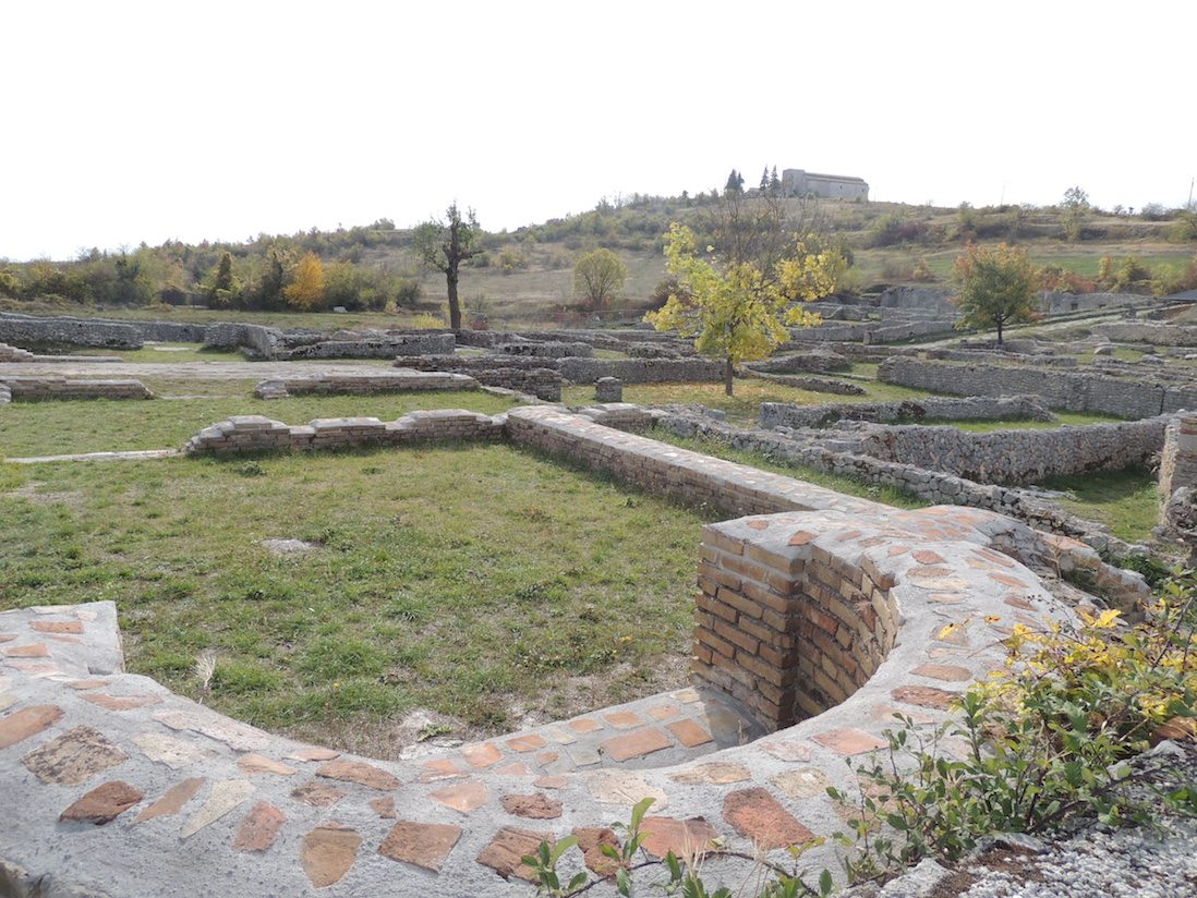 Baths of Alba Fucens-04.JPG